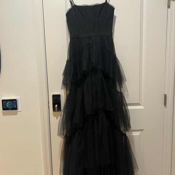 BCBGMAXAZRIA Sheer Tiered Ruffle Gown - in black Size 4 - Picture 10 of 11